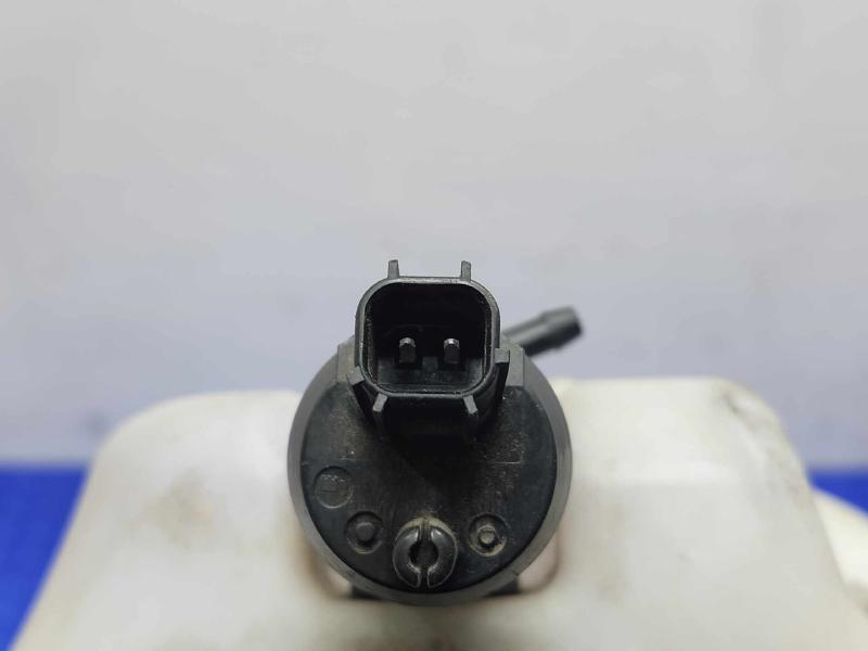 2013 Ford Taurus Washer Bottle