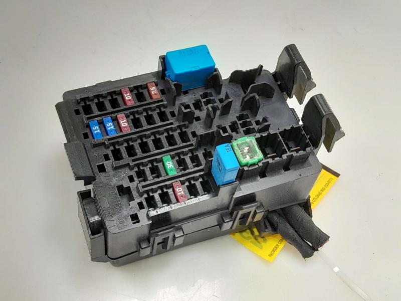 2014 Cadillac ATS Dash Mounted Fuse Box Junction Block Genunine OEM