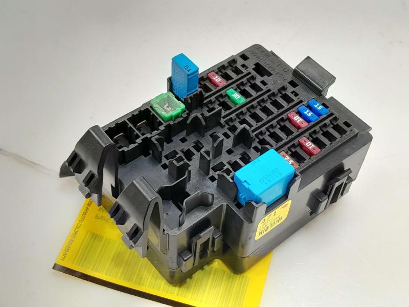 2014 Cadillac ATS Dash Mounted Fuse Box Junction Block Genunine OEM