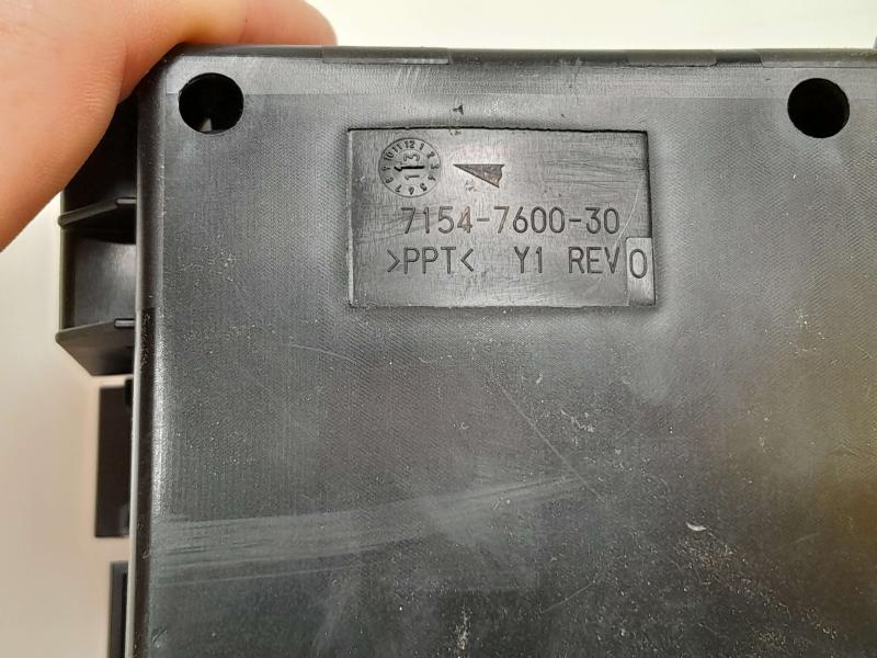 2014 Cadillac ATS Dash Mounted Fuse Box Junction Block Genunine OEM