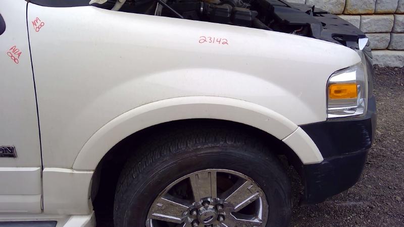 2007 Ford Expedition Fender