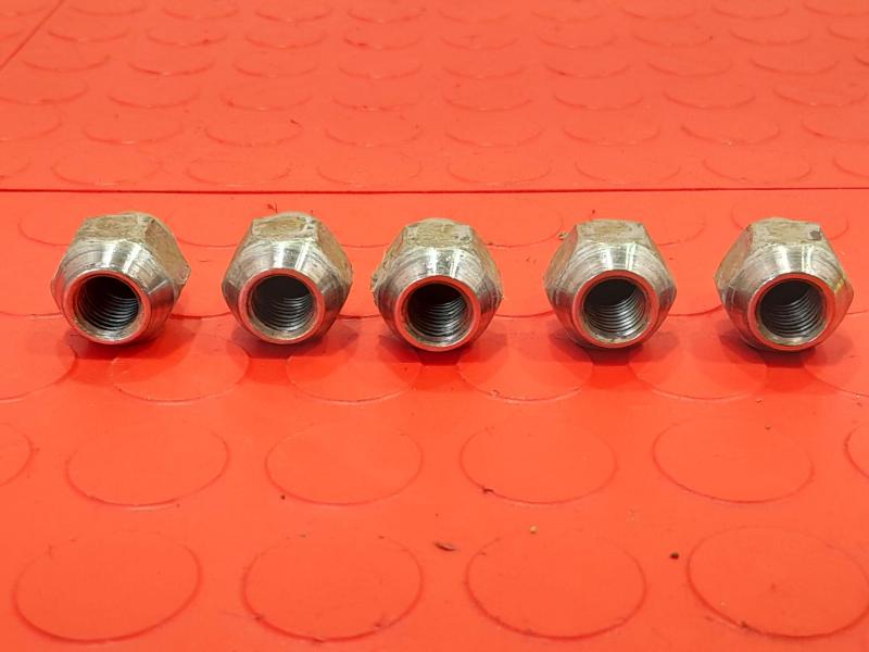 2014 Kia Forte Lug Nuts