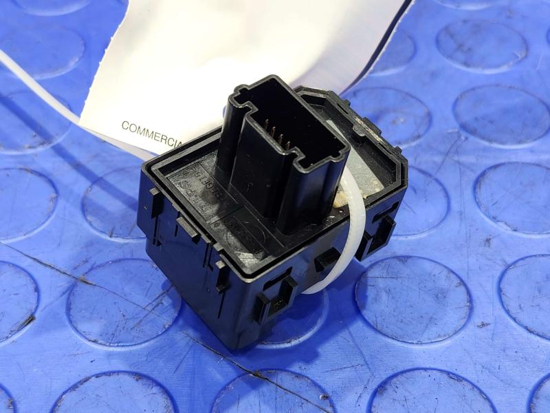 2013 Nissan Pathfinder Door Switch Front