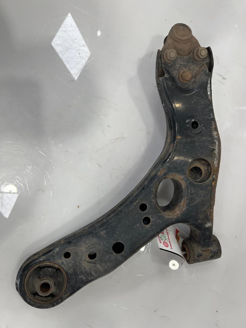 2010 - 2015 Toyota Prius Front Lower Control Arm RH Passenger Side OEM 4806847050