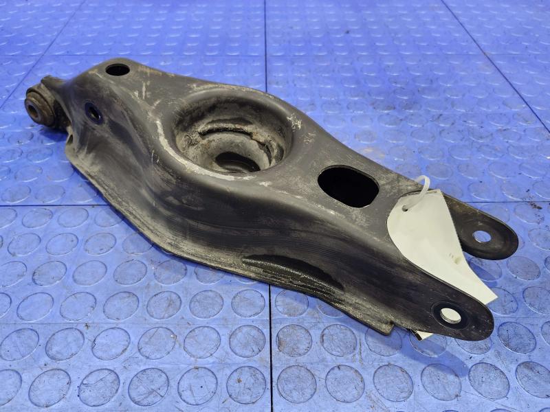 2013 Chrysler 300 Lower Control Arm Rr