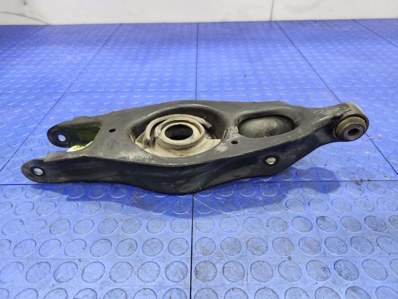 2013 Chrysler 300 Lower Control Arm Rr