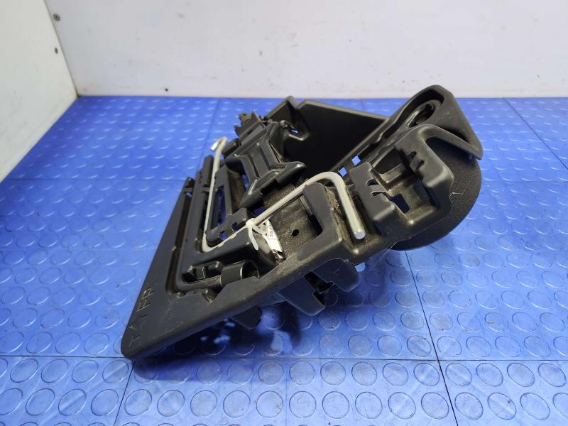 2013 Toyota Prius Jack Assembly