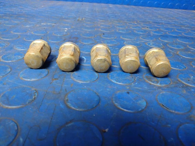 1995 Jeep Grand Cherokee Lug Nuts