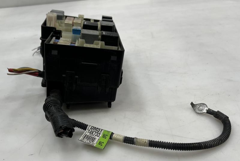2012 - 2014 Ford Focus Engine Fuse Box / Junction Block Assembly OEM DM5T-14K733-NC