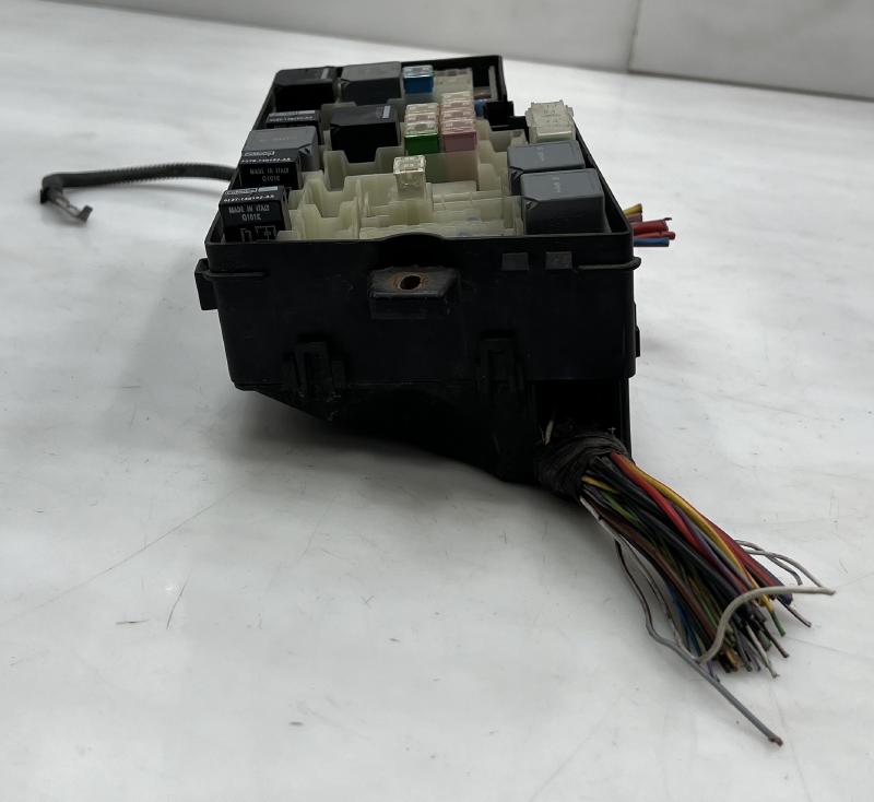 2012 - 2014 Ford Focus Engine Fuse Box / Junction Block Assembly OEM DM5T-14K733-NC