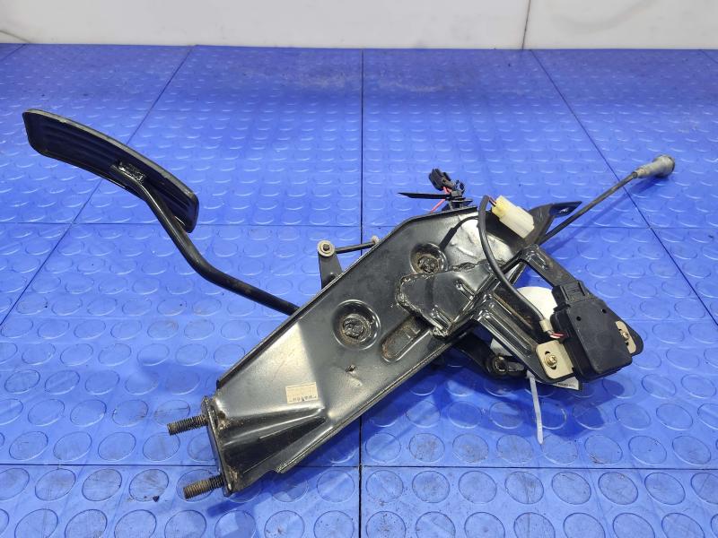 1988-1993 Isuzu NPR 3.9L Diesel Accelerator Pedal Assembly Genuine OEM