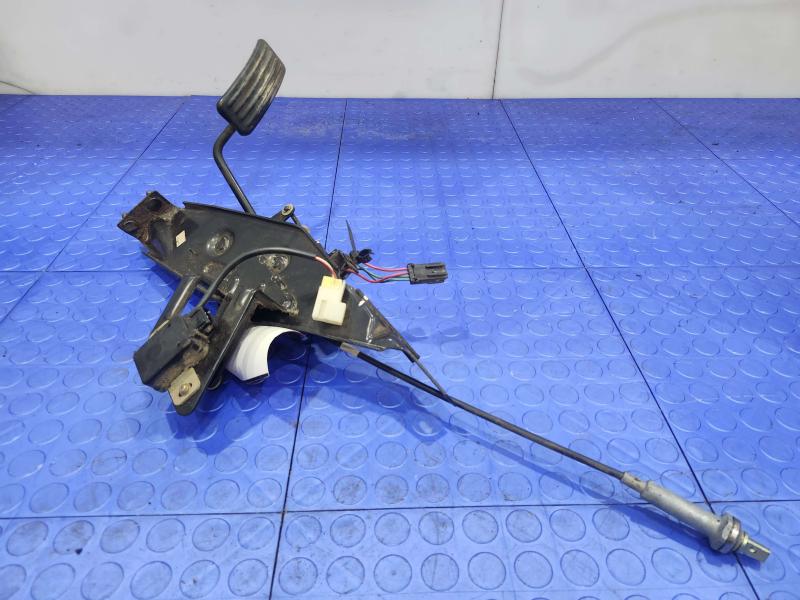 1988-1993 Isuzu NPR 3.9L Diesel Accelerator Pedal Assembly Genuine OEM
