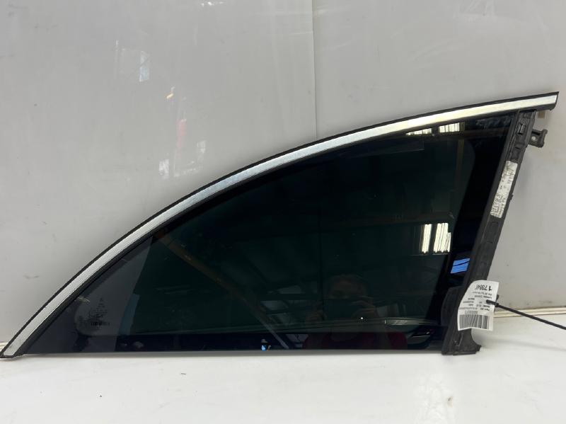 2008 Mercedes R-Class Quarter Glass/Window