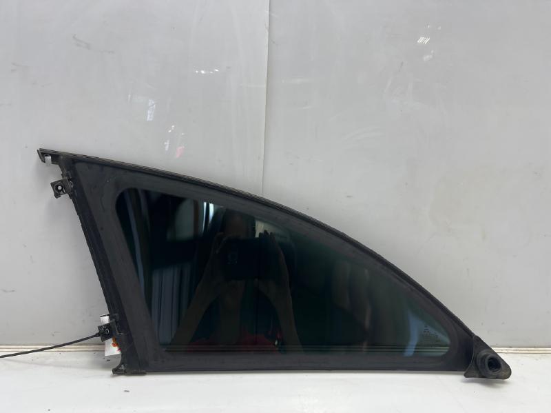 2008 Mercedes R-Class Quarter Glass/Window