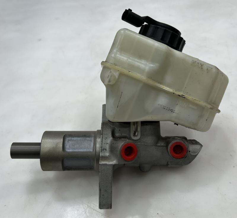 2007 BMW 328i Master Cylinder