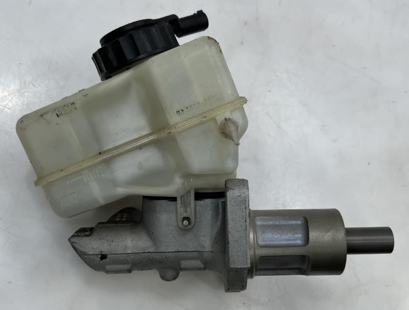 2007 BMW 328i Master Cylinder