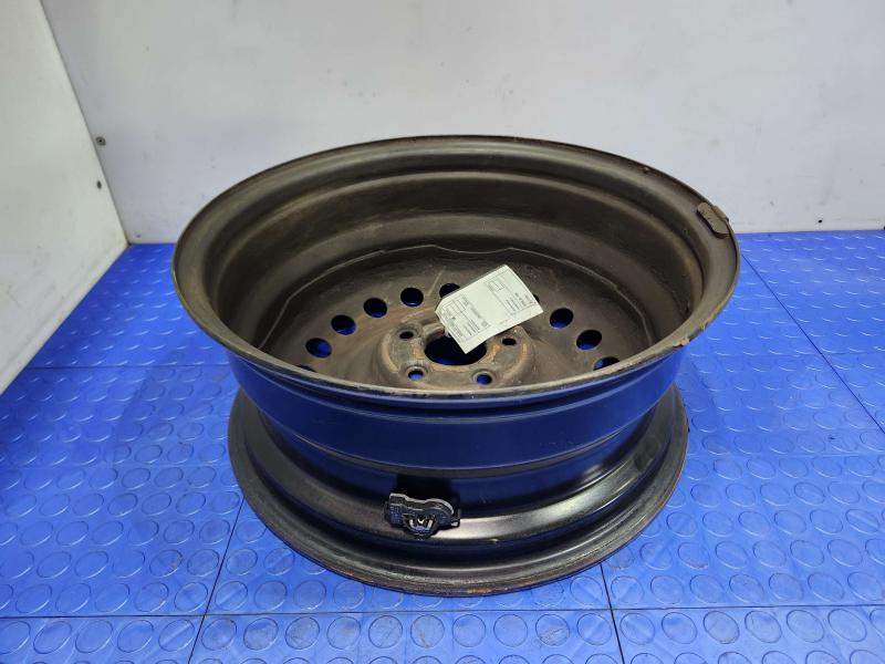 2016 Nissan Rogue Wheel