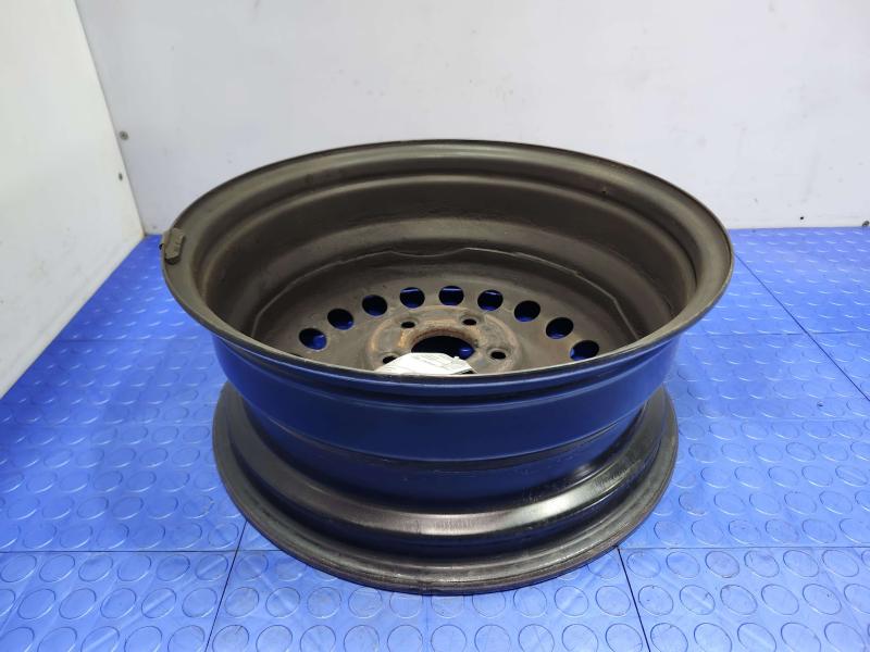 2016 Nissan Rogue Wheel