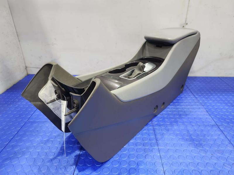 2017 Chevrolet Malibu Front Console