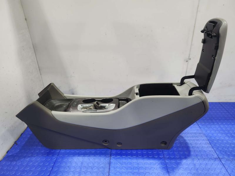 2017 Chevrolet Malibu Front Console