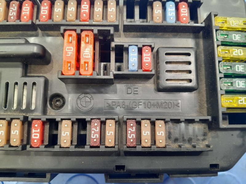 2015 BMW 328i Engine Fuse Box
