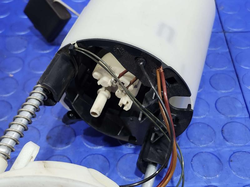 2008 BMW 128i Fuel Pump
