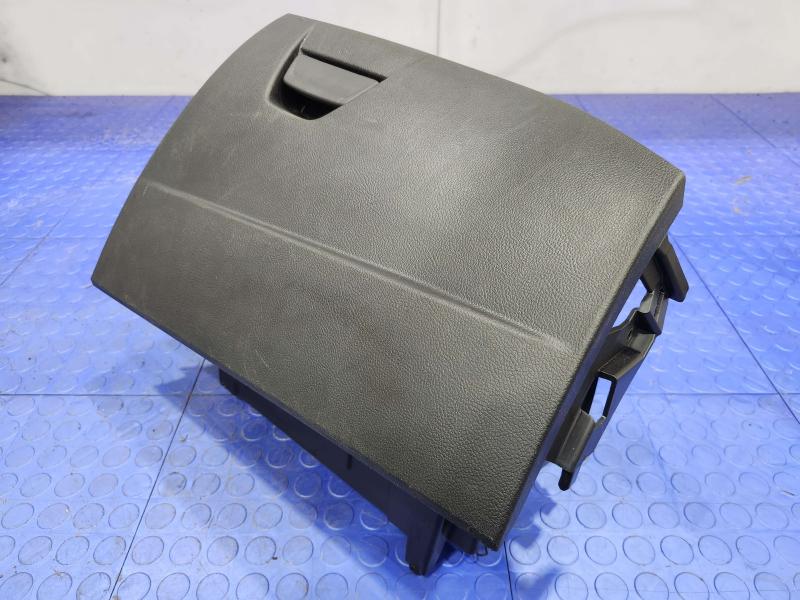 2017 Ford Focus Glove Box