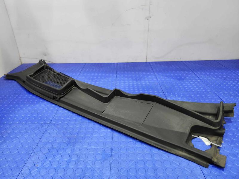 2017-2019 Audi Q7 Cowl Panel Cover Grille Air Inlet Assembly OEM 4M1819401D9B9