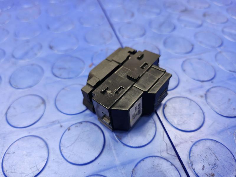 2013 Cadillac ATS Driver Door Lock Control Switch Genuine OEM 22926382