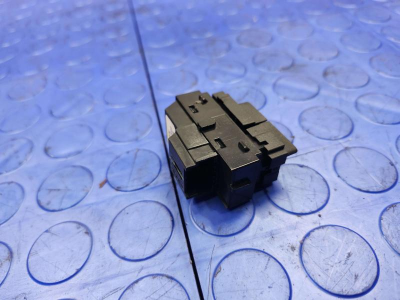 2013 Cadillac ATS Driver Door Lock Control Switch Genuine OEM 22926382