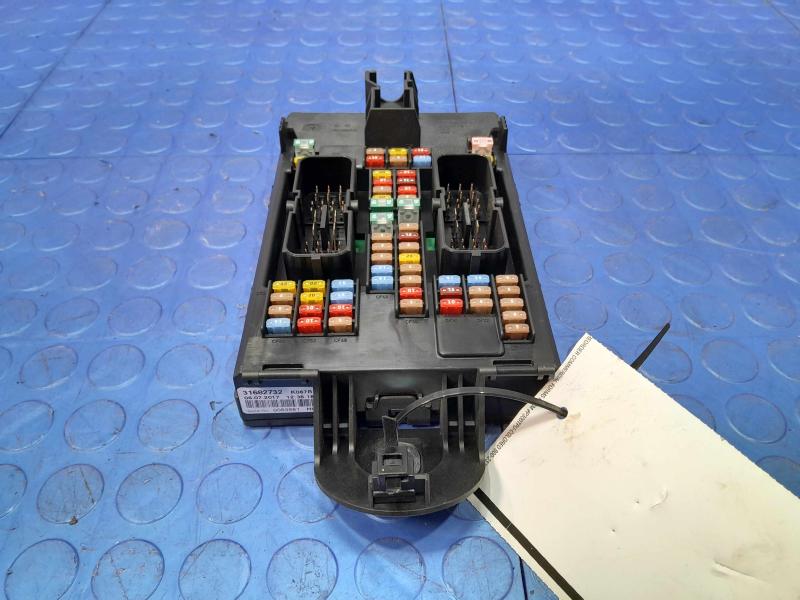 2018 Volvo S90 Cabin Fuse Box