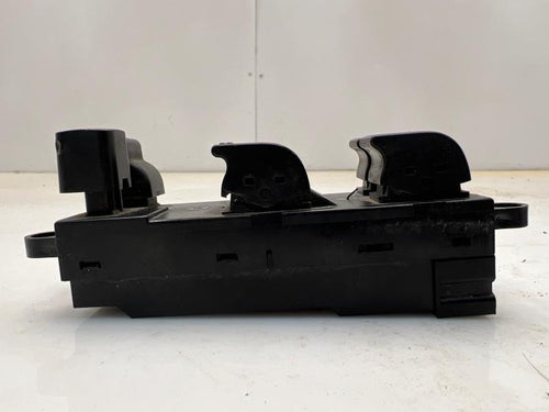 2000 - 2004 Nissan Xterra Master Window Switch Assembly OEM 254019E000