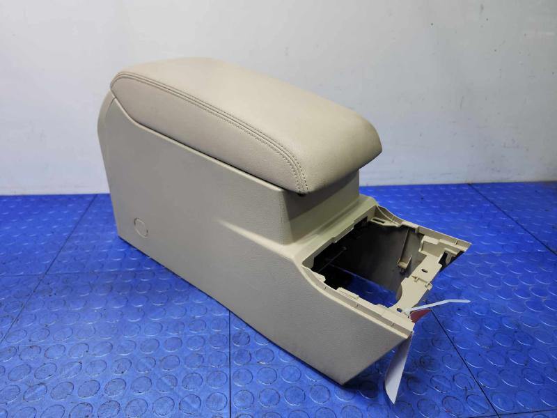 2018 Subaru Legacy Front Console