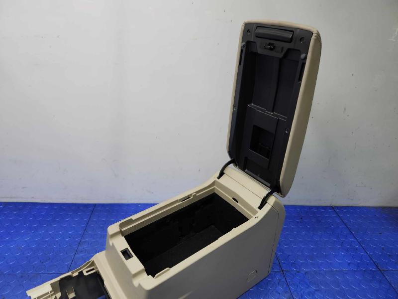2018 Subaru Legacy Front Console