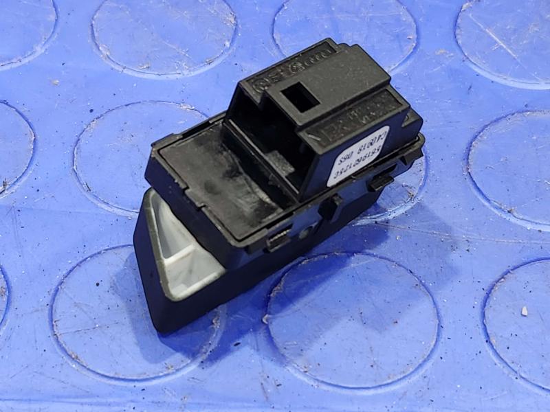 2016-2022 Volkswagen Passat Driver Door Lock Control Switch OEM 561962125CWHS