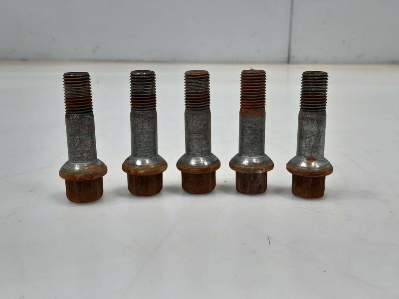 2008 Mercedes ML-Class Lug Nuts