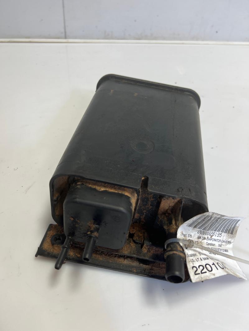 2000 Chevrolet Silverado 1500 Evaporator Canister