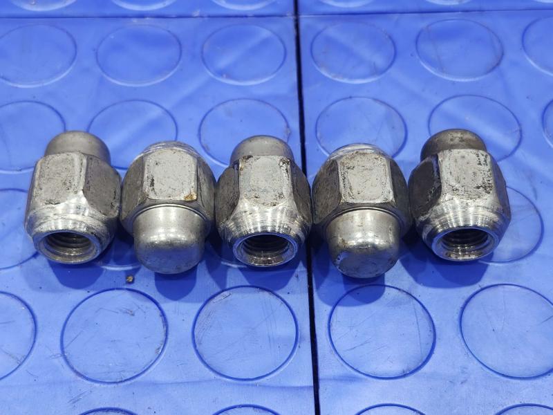 2011 Kia Sorento Lug Nuts