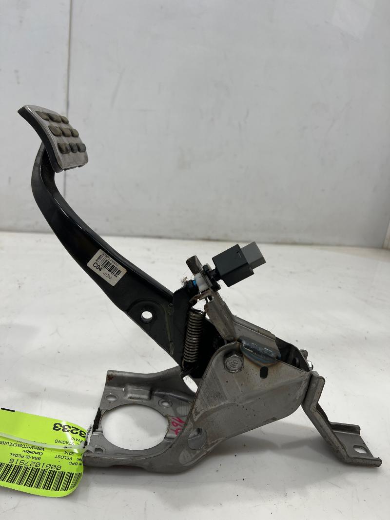 2012 - 2017 Hyundai Veloster Brake Pedal Assembly OEM 328002V410