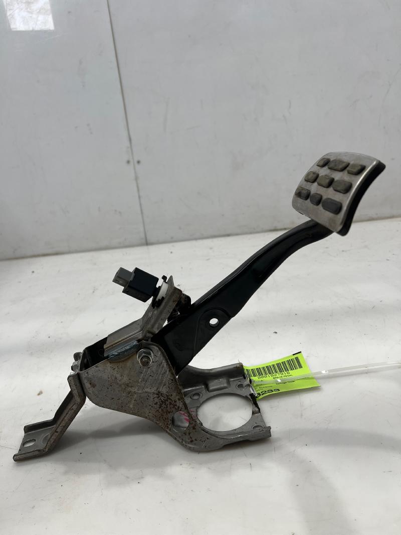 2012 - 2017 Hyundai Veloster Brake Pedal Assembly OEM 328002V410