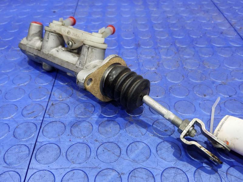 2010 Lexus RX450H Brake Master Cylinder Genuine OEM Part 4720148210
