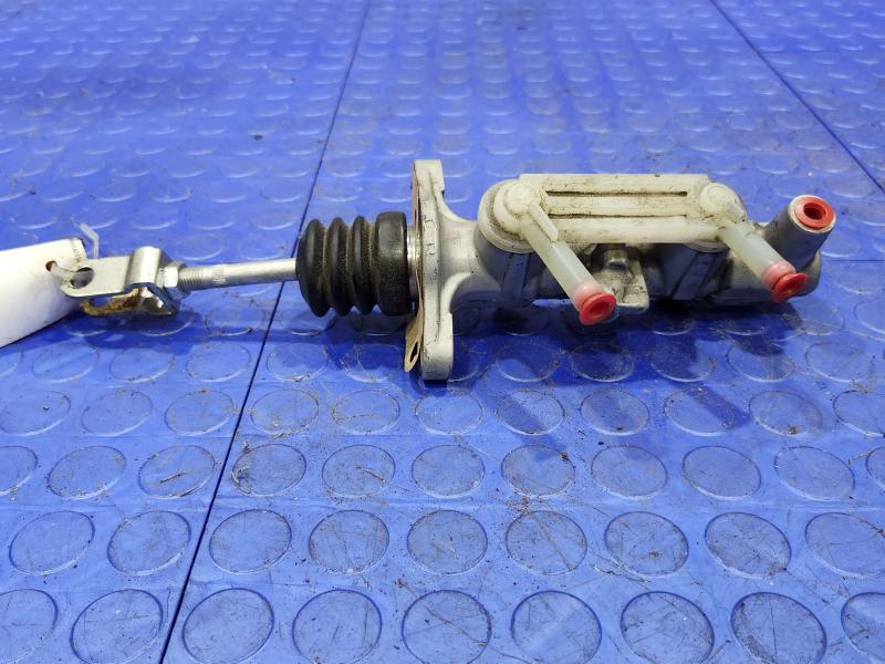 2010 Lexus RX450H Brake Master Cylinder Genuine OEM Part 4720148210