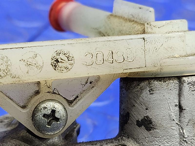 2010 Lexus RX450H Brake Master Cylinder Genuine OEM Part 4720148210