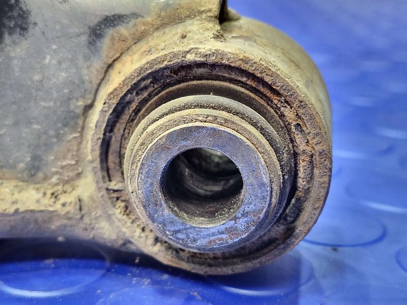 2014 Chrysler 300 Lower Control Arm Rr