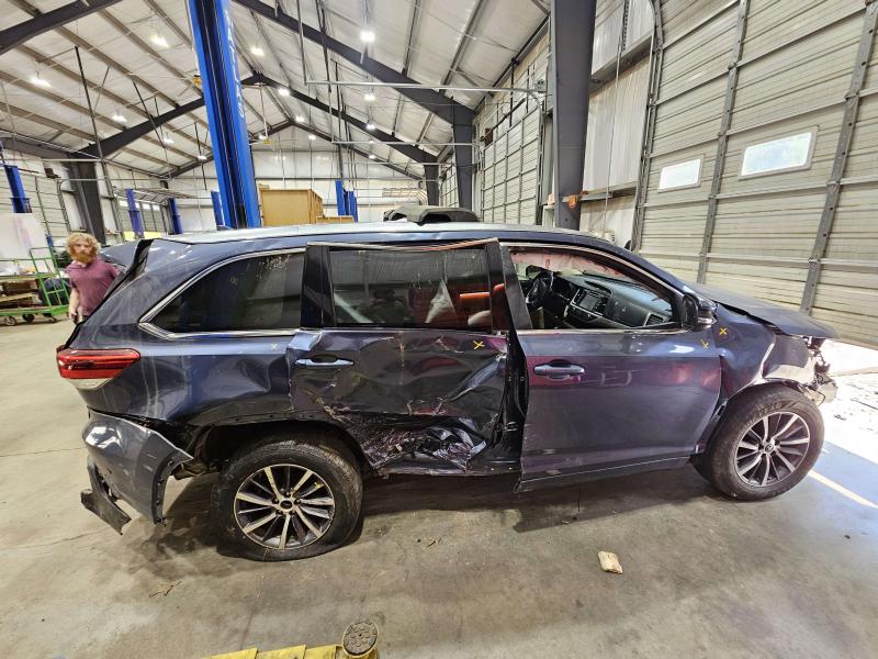 2018 Toyota Highlander Front Door Regulator