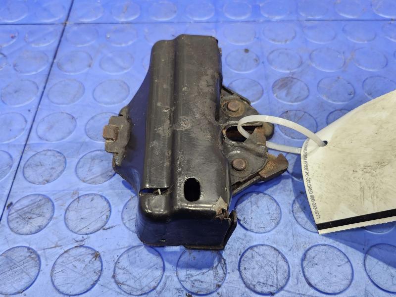 2007 Toyota Tundra Hood Latch