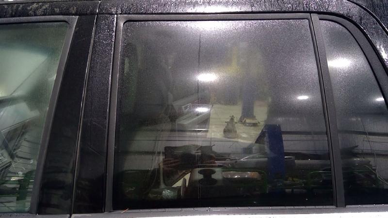 2004 Lincoln Navigator Rear Door Glass/Window