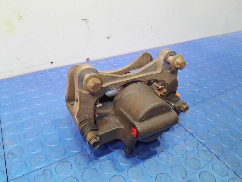 2015 Chrysler 200 Caliper