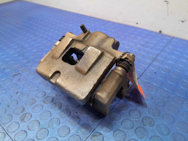 2015 Chrysler 200 Caliper