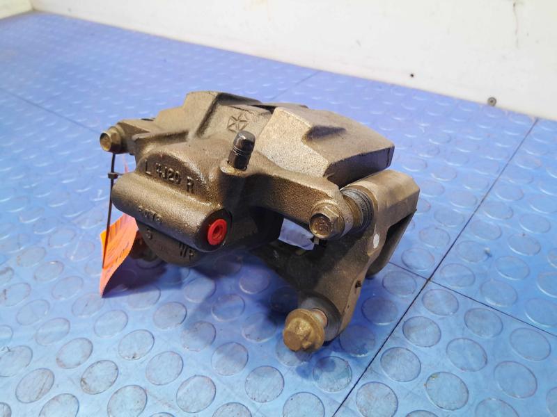 2015 Chrysler 200 Caliper